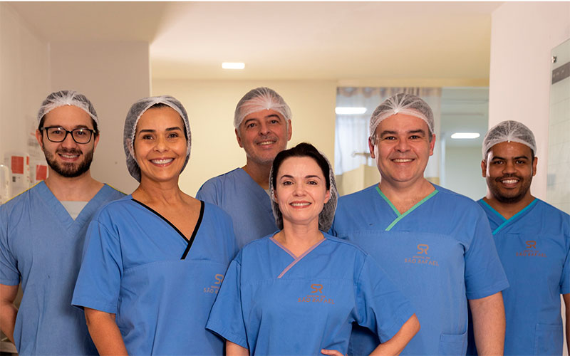 Profissionais médicos reunidos